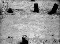 845558 Afbeelding van een archeologische opgraving op een onbekende locatie te Utrecht
